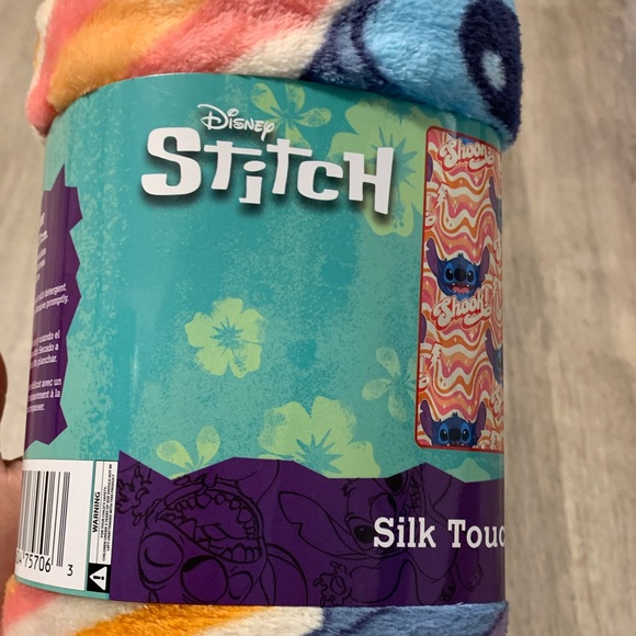 NWT Lilo & Stitch Silk Touch Throw Blanket 40in × 50in - Picture 6 of 11